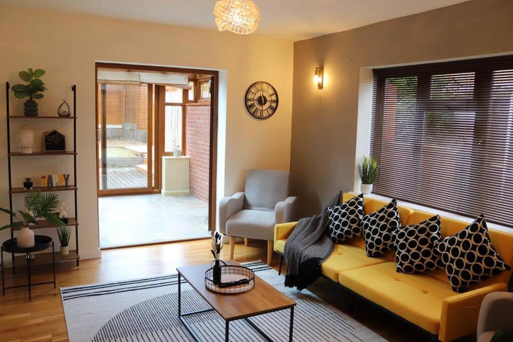 Cosy 3 Bedroom 2 Bathroom House With Parking Sheldon (West Midlands) Exterior foto