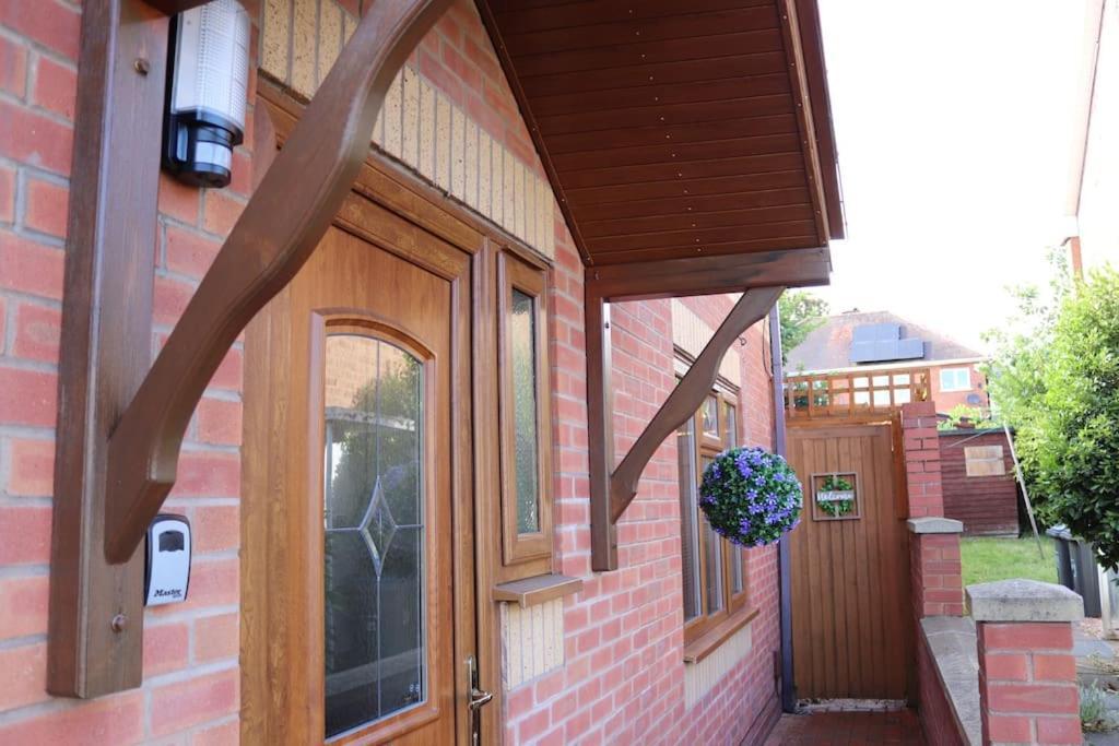 Cosy 3 Bedroom 2 Bathroom House With Parking Sheldon (West Midlands) Exterior foto